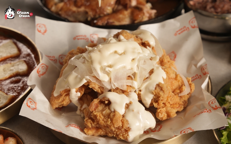Cách làm gà sốt kem hành Guunguun Chicken 2