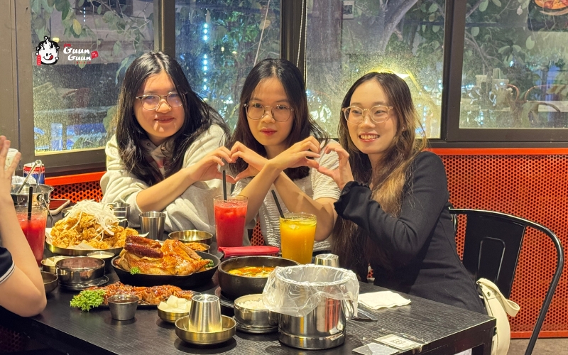 Gà nướng Hàn Quốc Cầu Giấy Guunguun Chicken 4