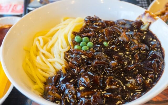 Thành phần chính của mì tương đen Thành phần chính của mì tương đen