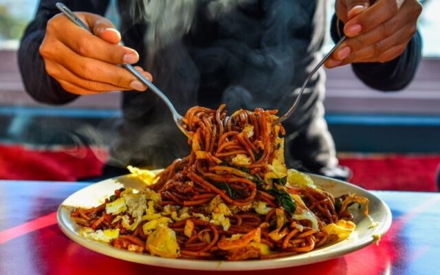 Mì tương đen có nóng không